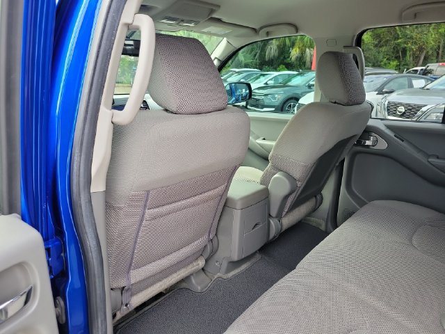 Used 2014 Nissan Frontier SV w/ SV Value Truck Package RWD image 13