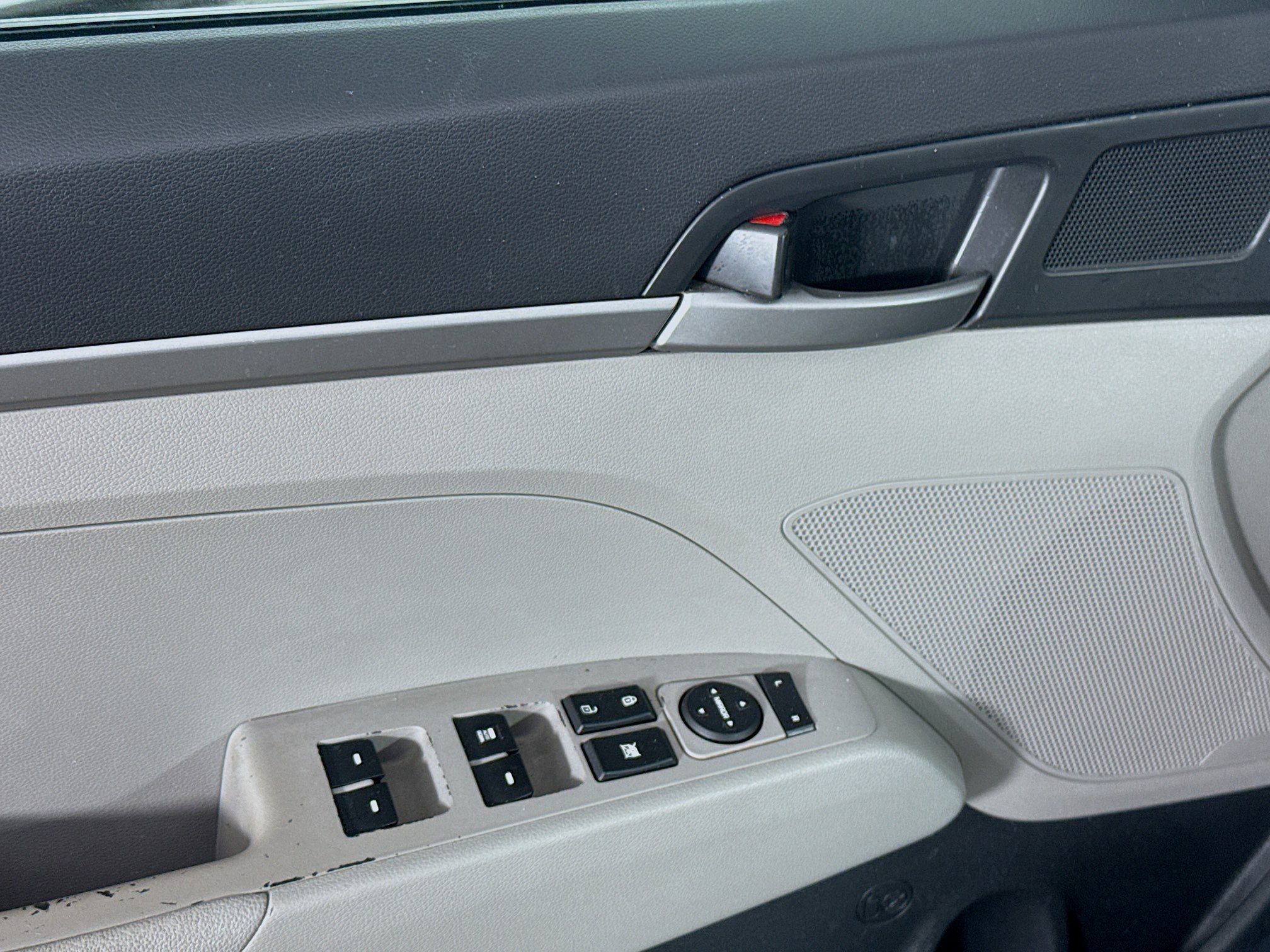 Used 2017 Hyundai Elantra SE w/ Cargo Package image 22