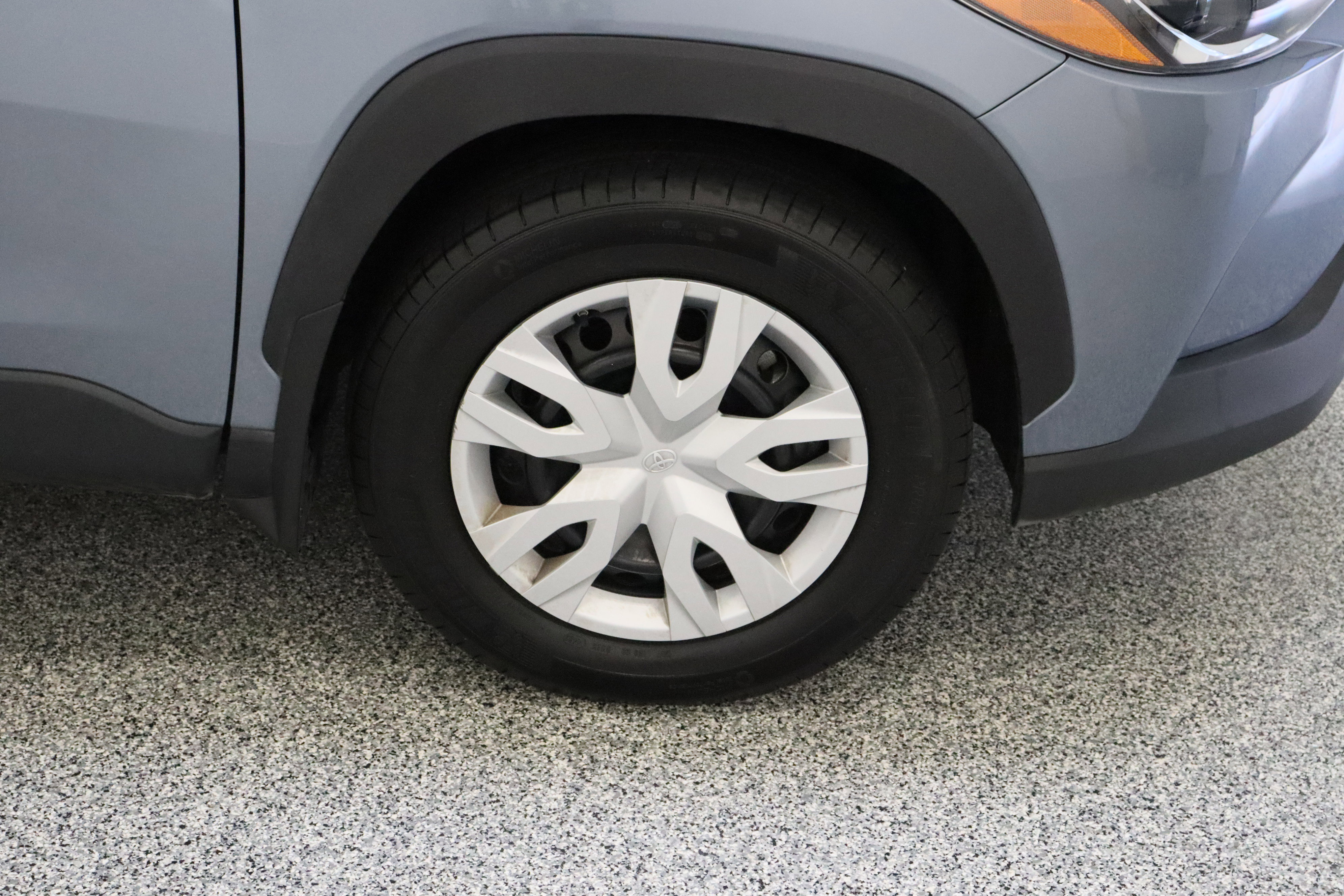 Certified 2023 Toyota Corolla Cross L image 5