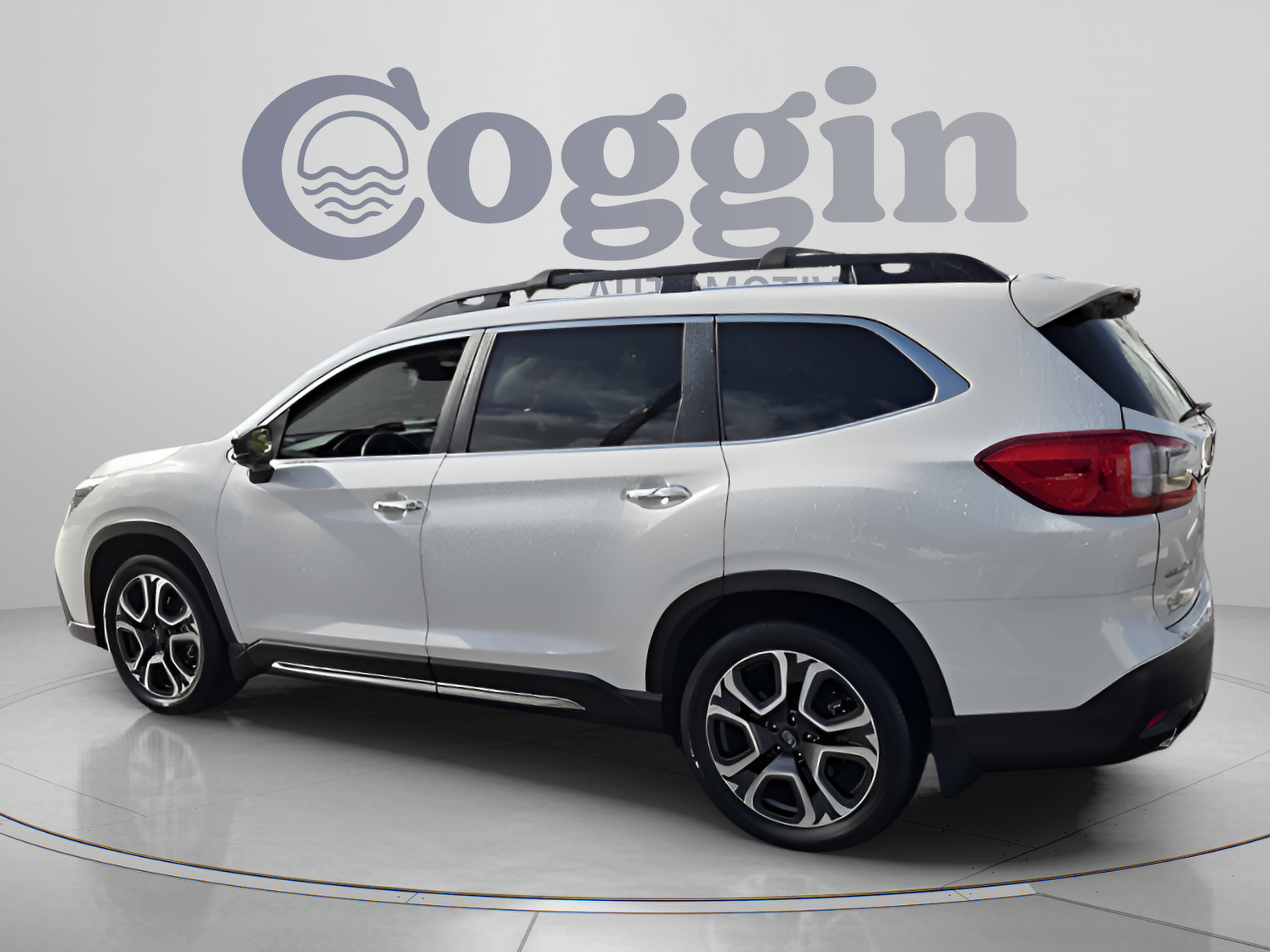 Used 2024 Subaru Ascent Touring w/ Popular Package #2 AWD/4WD image 3
