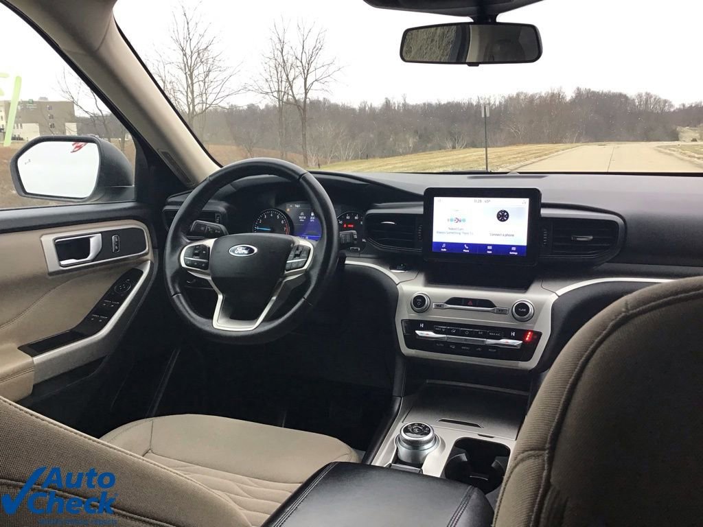 Used 2021 Ford Explorer XLT image 21