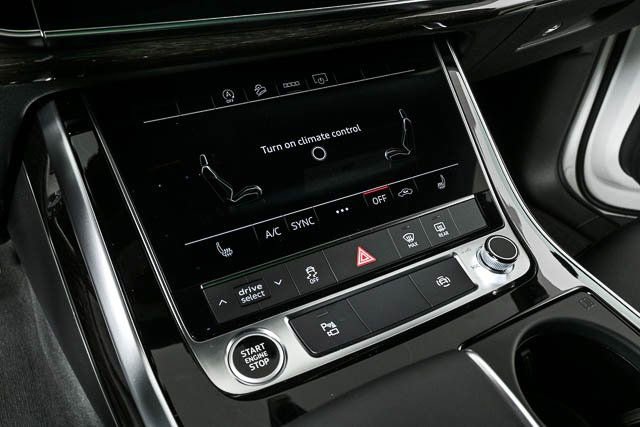 Used 2025 Audi Q8 Premium AWD/4WD image 18