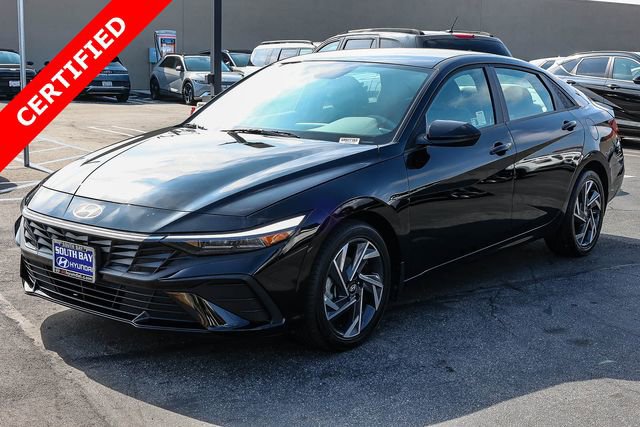 Certified 2025 Hyundai Elantra Sport FWD image 3