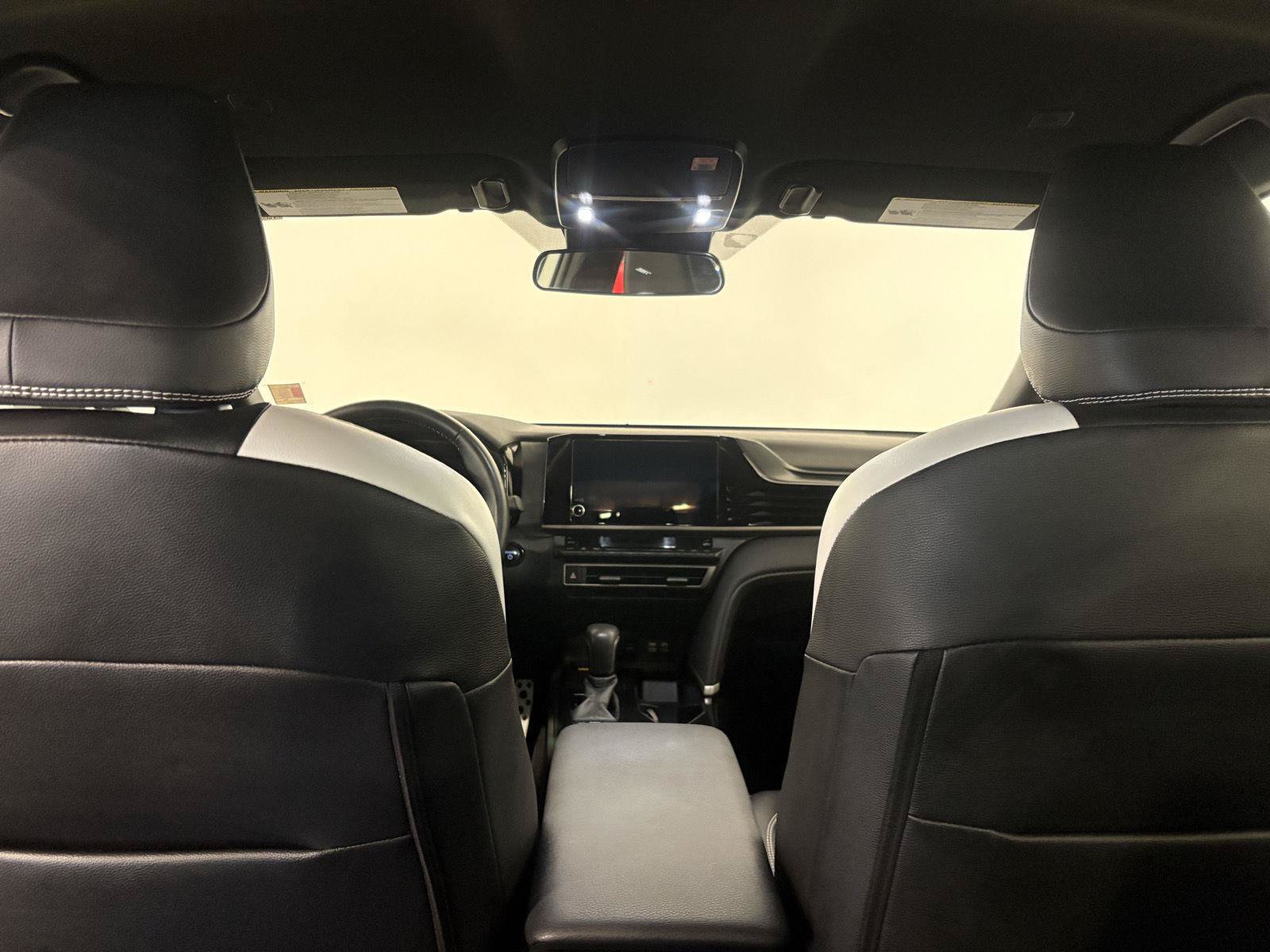 Used 2025 Toyota Camry SE FWD image 35