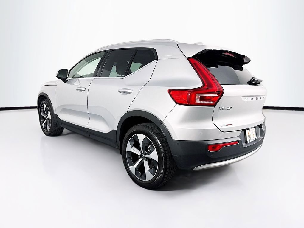 Used 2023 Volvo XC40 B5 Plus w/ Driver Assist Package AWD/4WD image 7