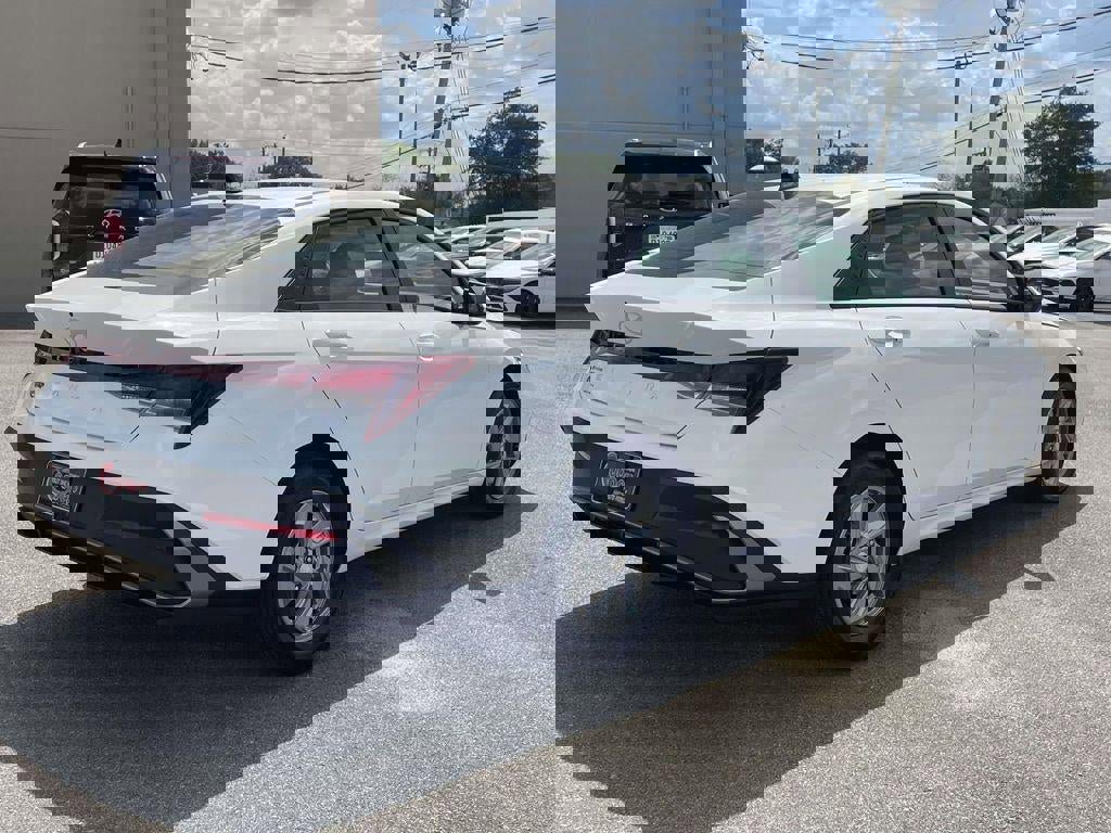 New 2026 Hyundai Elantra SE image 21