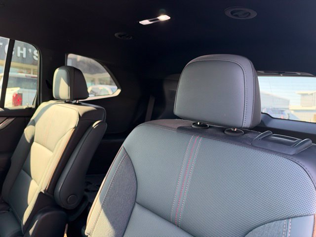 Used 2024 GMC Acadia AT4 w/ Luxury Package AWD/4WD image 13