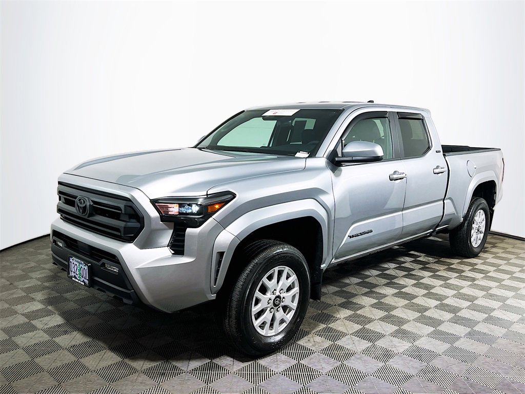 Certified 2024 Toyota Tacoma SR5 image 4