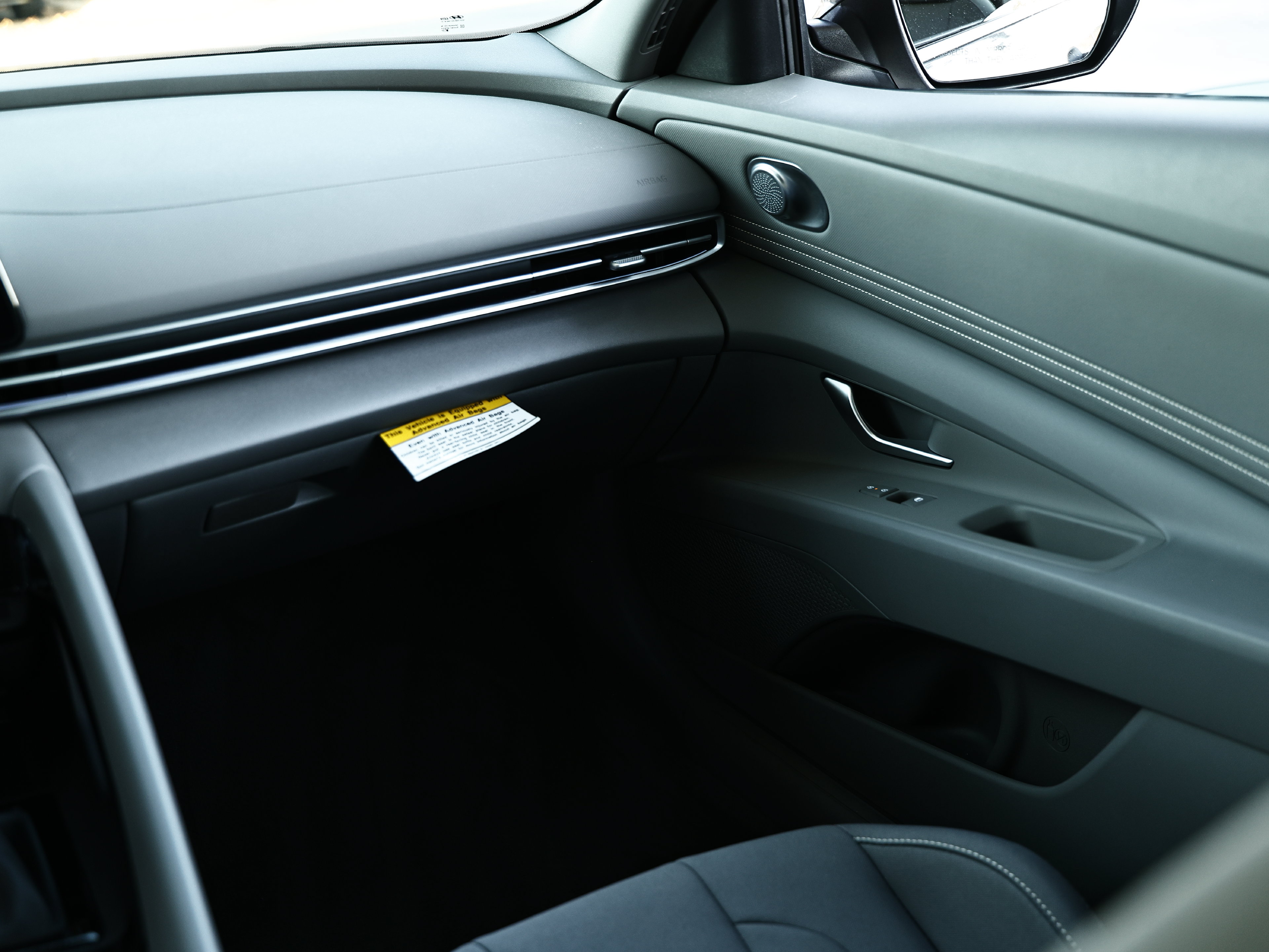 Used 2024 Hyundai Elantra SEL w/ Convenience Package FWD image 29