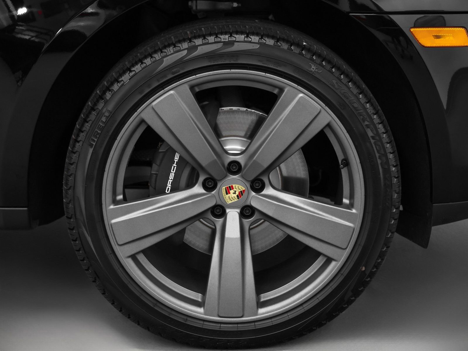 Certified 2025 Porsche Macan image 16