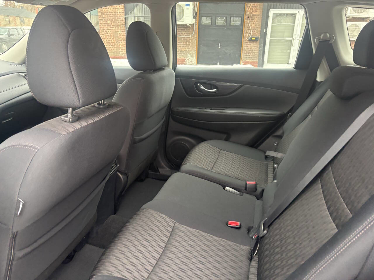 Used 2018 Nissan Rogue S image 17