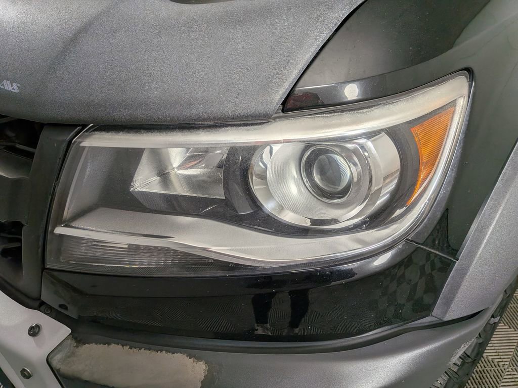 Used 2019 Chevrolet Colorado ZR2 w/ Colorado ZR2 Bison Edition image 16