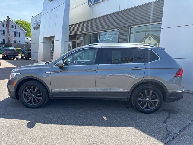 Used 2024 Volkswagen Tiguan SE AWD/4WD image 9