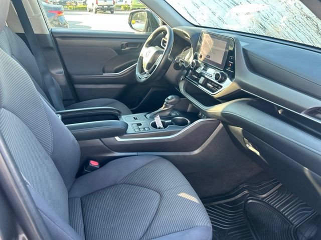 Used 2023 Toyota Highlander L FWD image 10