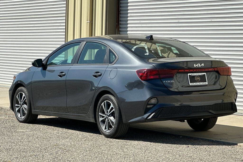 Used 2023 Kia Forte LXS image 4