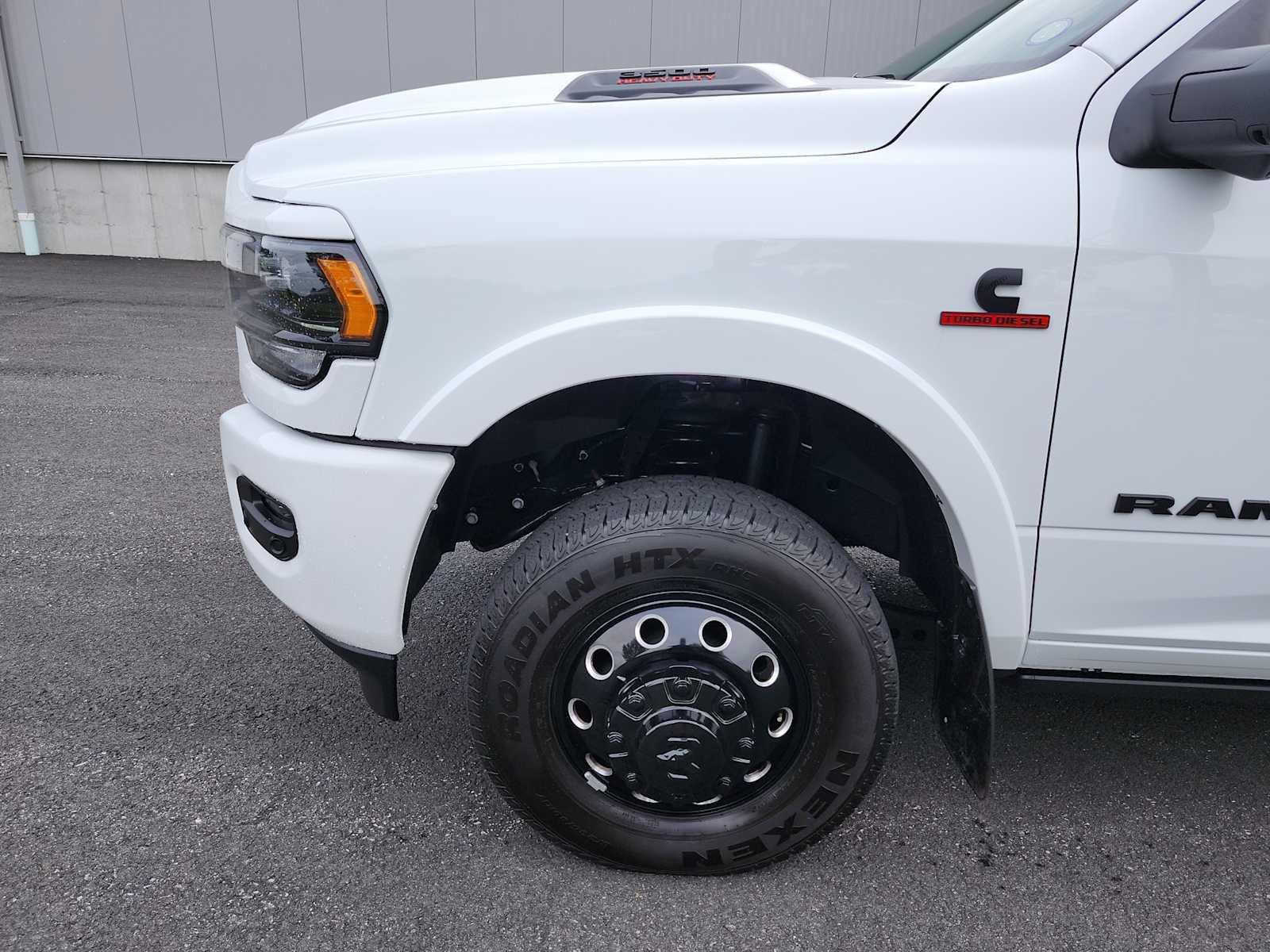 Used 2024 RAM 3500 Limited w/ Night Edition AWD/4WD image 10