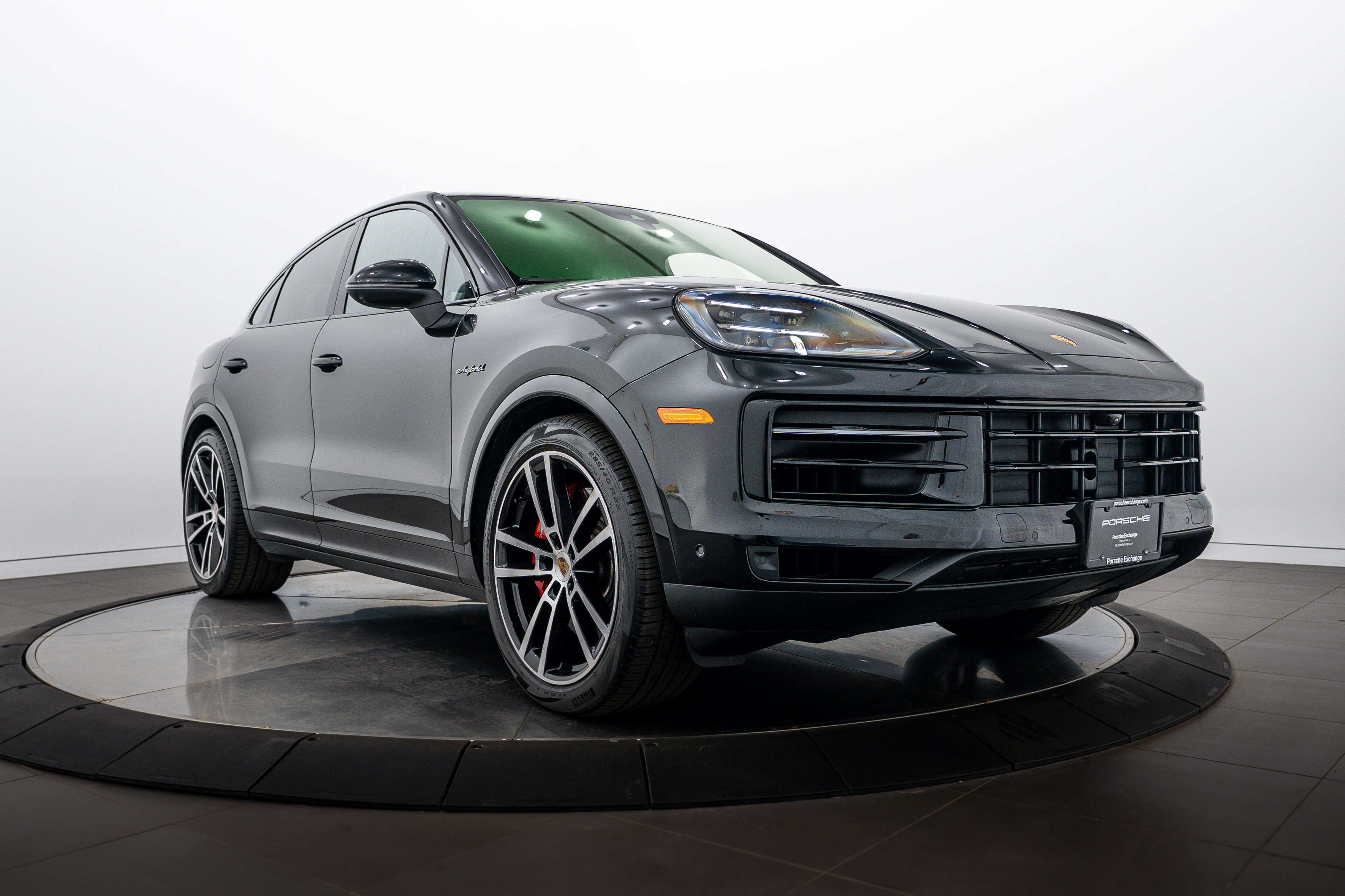 Certified 2025 Porsche Cayenne S AWD/4WD image 9