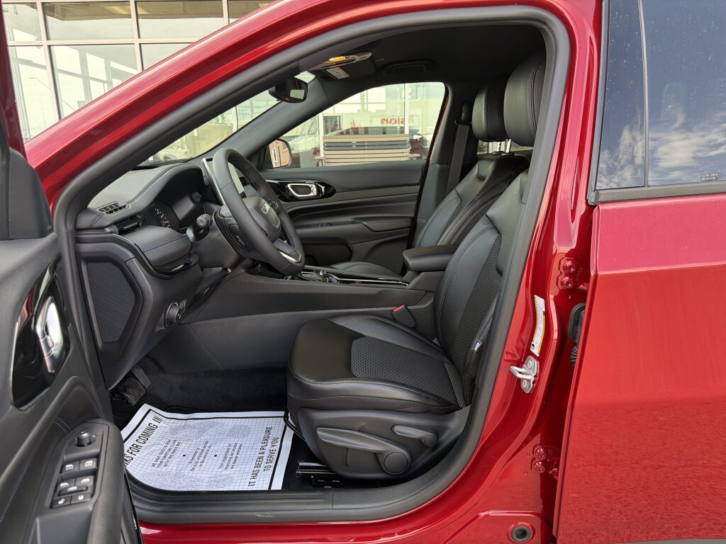 New 2026 Jeep Compass Latitude AWD/4WD image 13