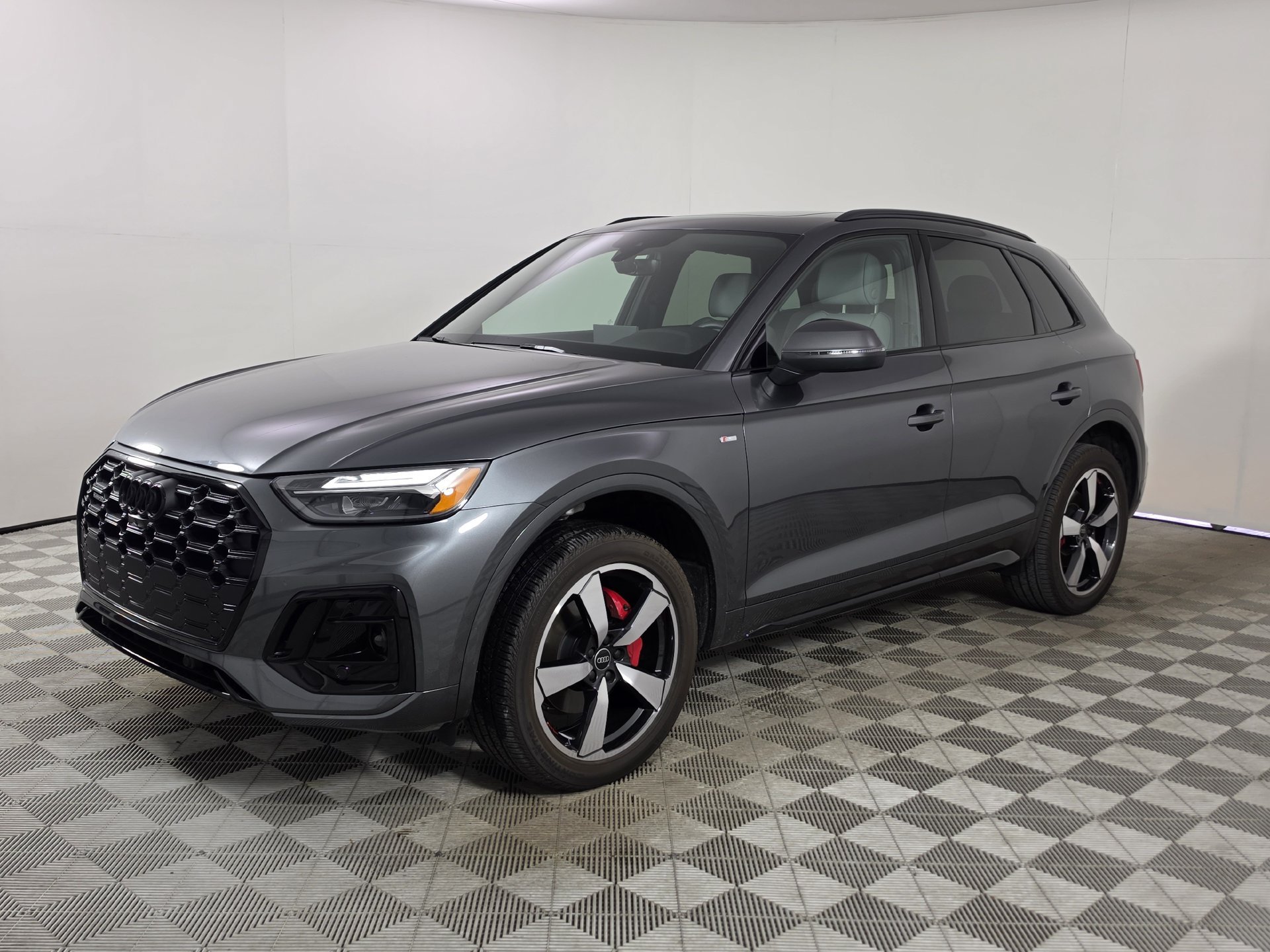 Certified 2024 Audi Q5 2.0T Premium Plus w/ Premium Plus Package AWD/4WD image 41