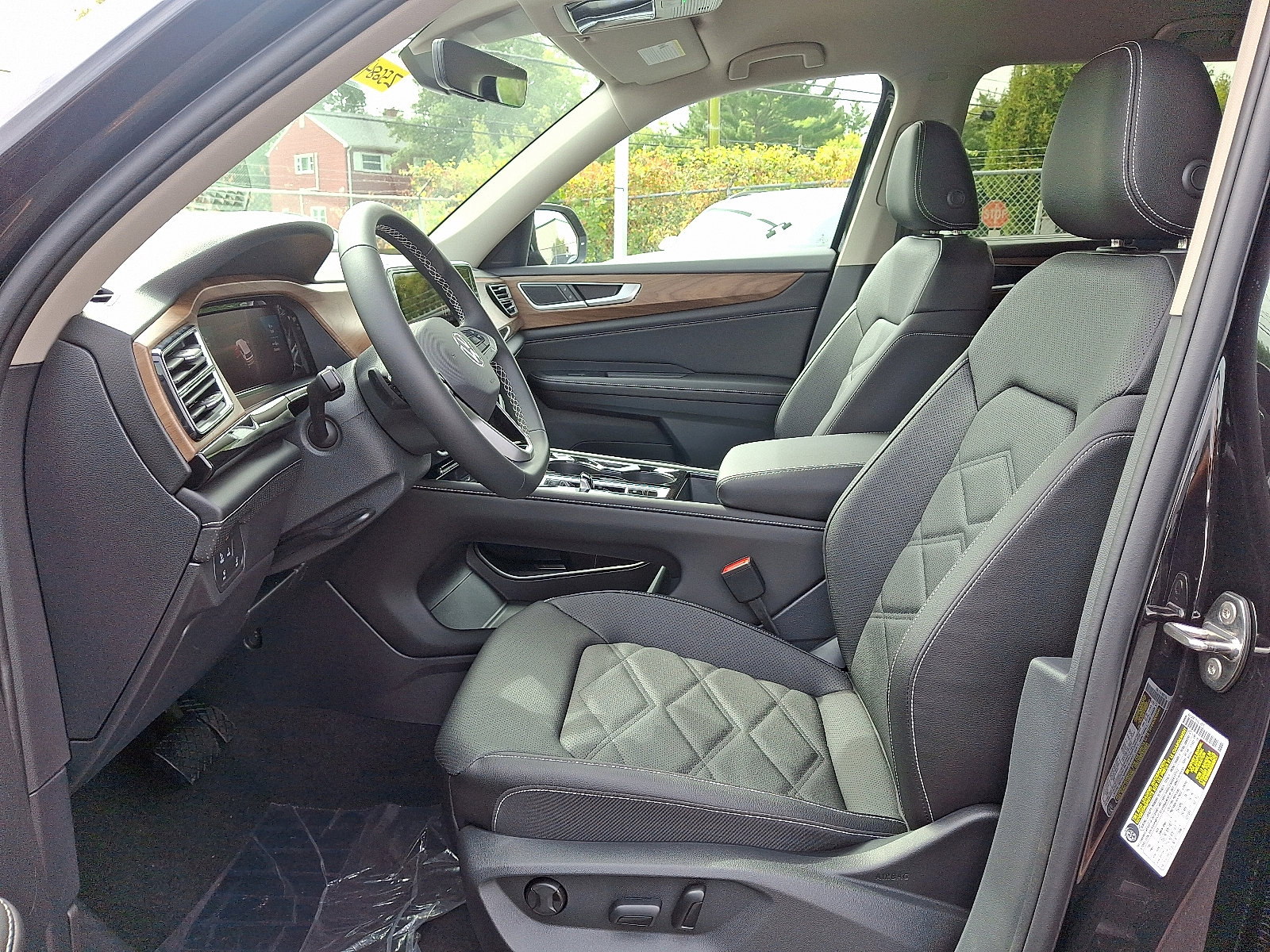 New 2026 Volkswagen Atlas SE image 10