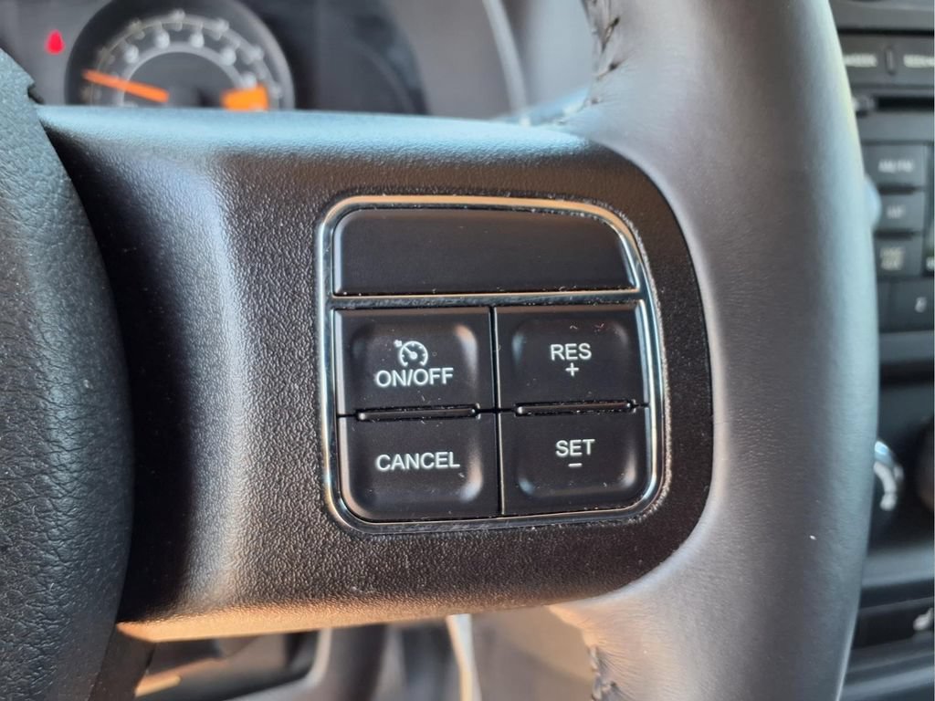 Used 2015 Jeep Patriot Latitude AWD/4WD image 21