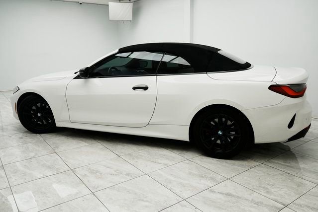 Used 2021 BMW 430i Convertible image 3