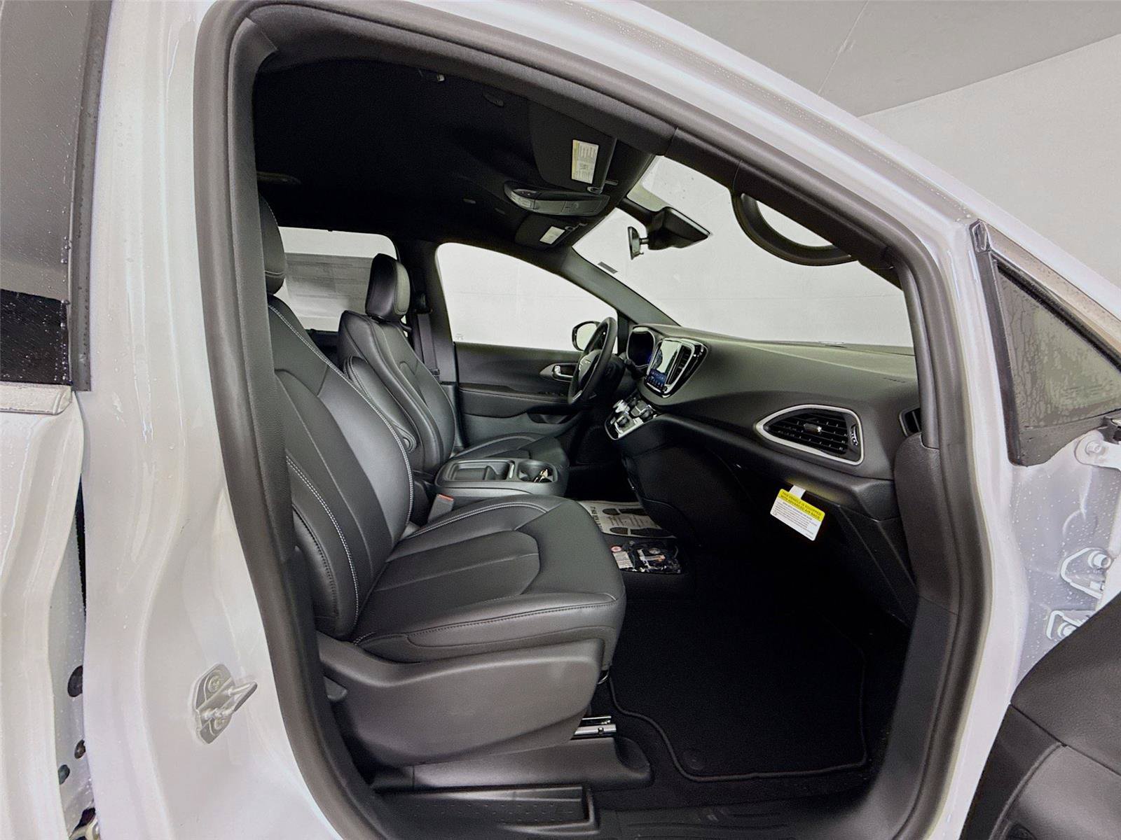 New 2027 Chrysler Pacifica LX FWD image 29