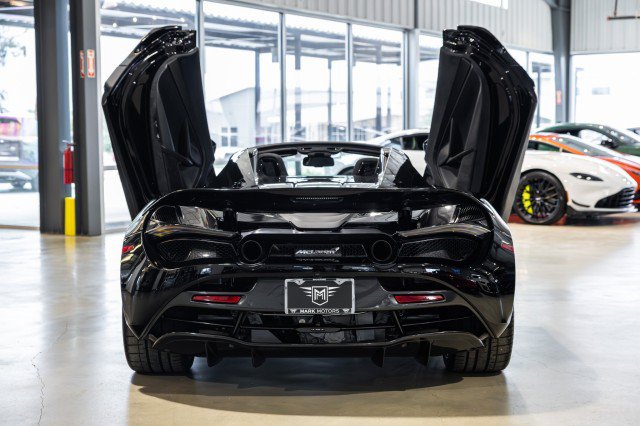 Used 2020 McLaren 720S Spider RWD image 5