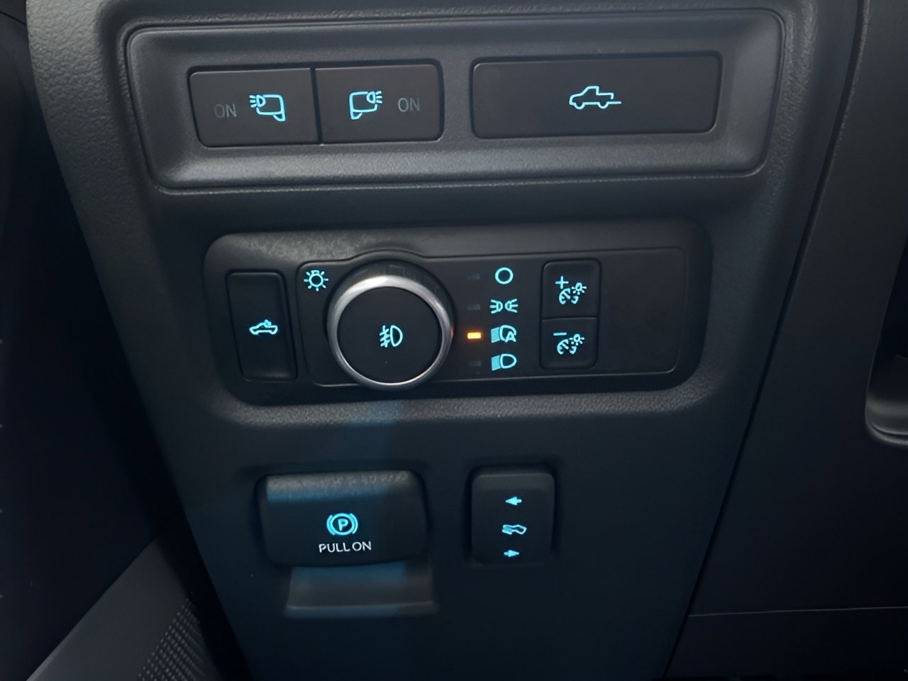 Certified 2023 Ford F150 Lariat w/ Equipment Group 502A High image 17