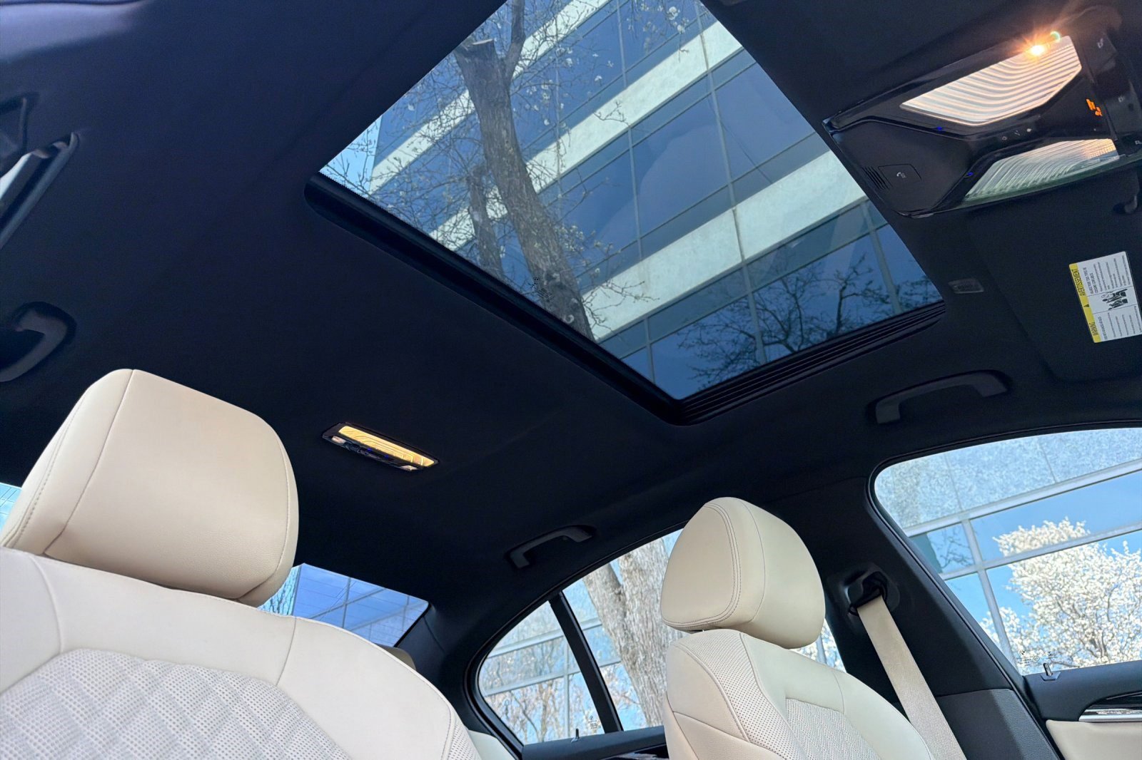 Used 2023 BMW 530i w/ Premium Package image 20