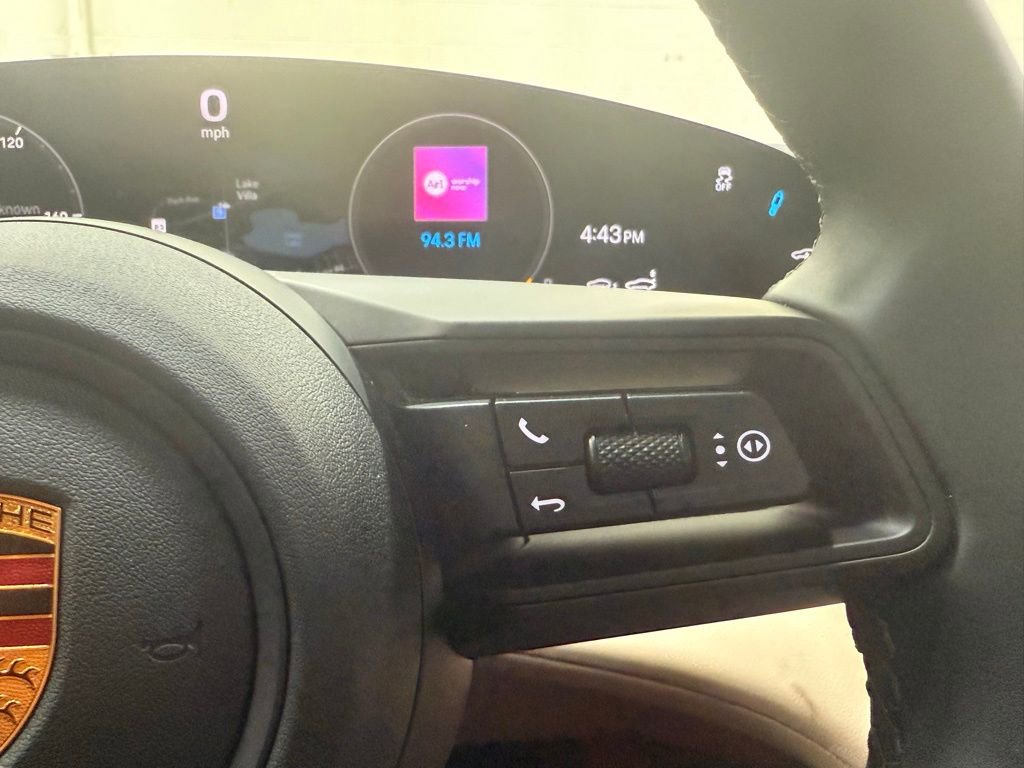 Used 2022 Porsche Taycan 4S image 21