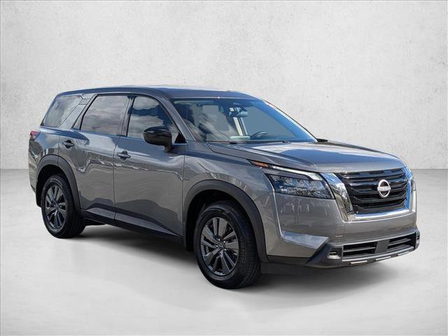 Used 2024 Nissan Pathfinder S FWD image 3