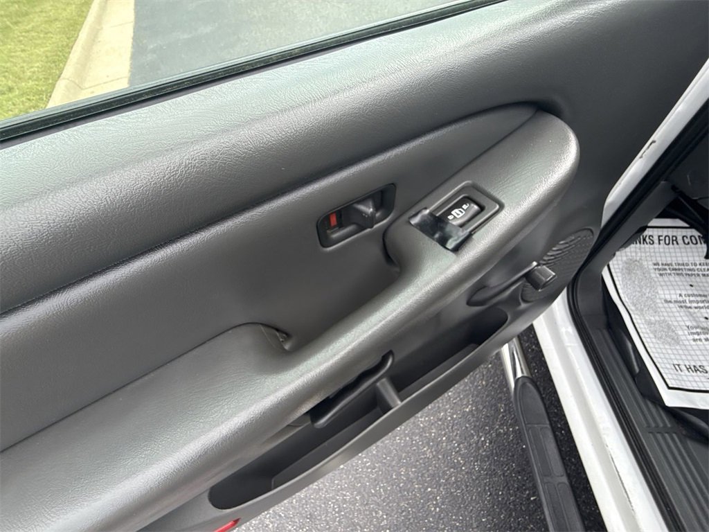 Used 2006 Chevrolet Silverado 2500 LS w/ Skid Plate Package image 20