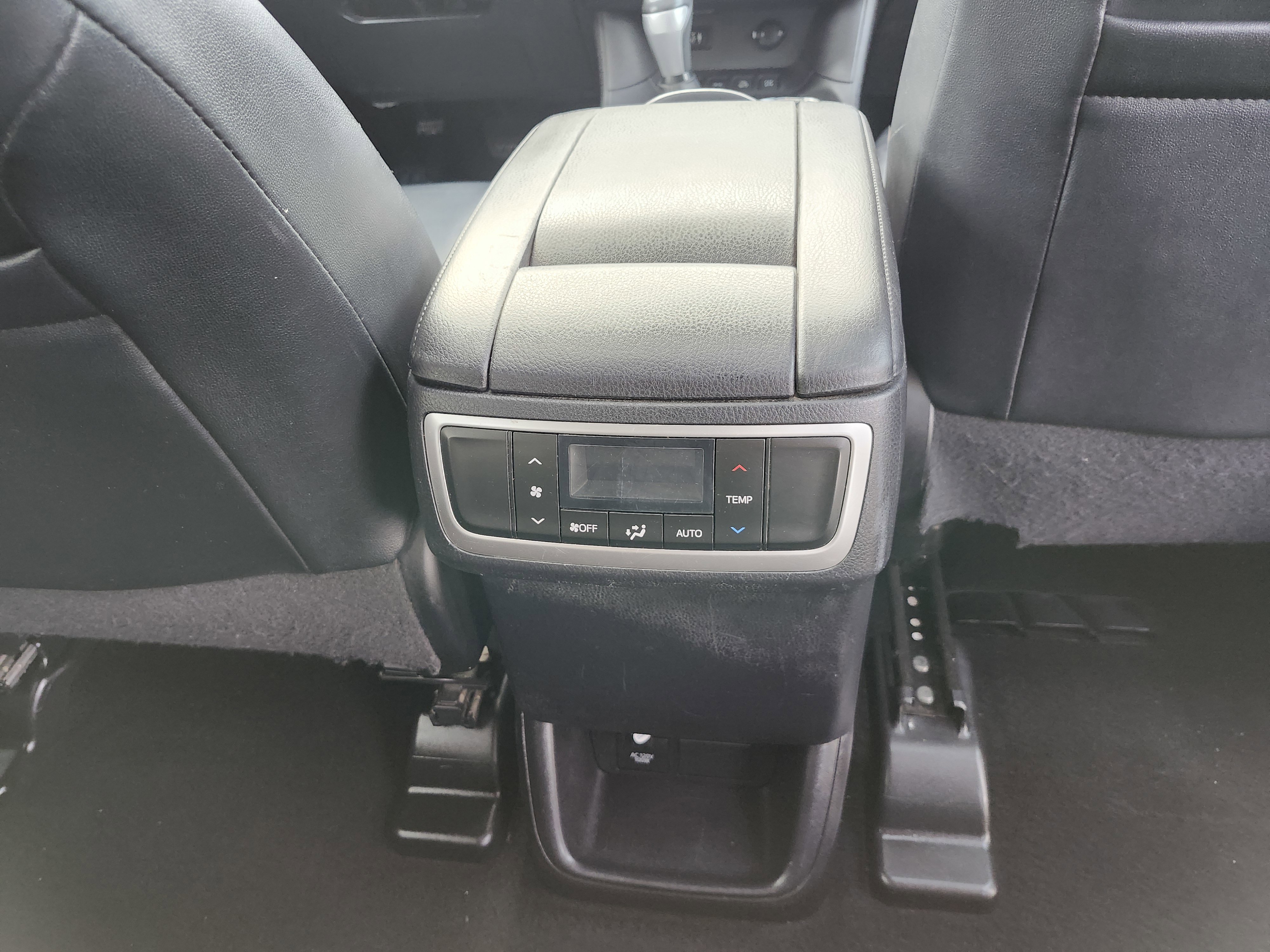 Used 2016 Toyota Highlander XLE image 22