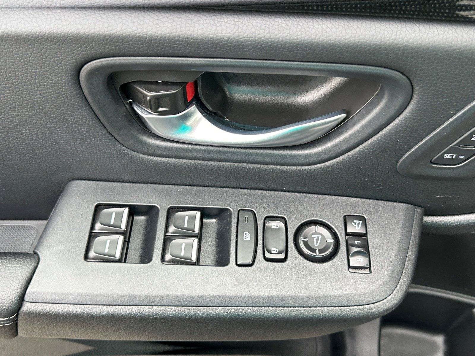 Certified 2025 Honda Pilot Elite image 17