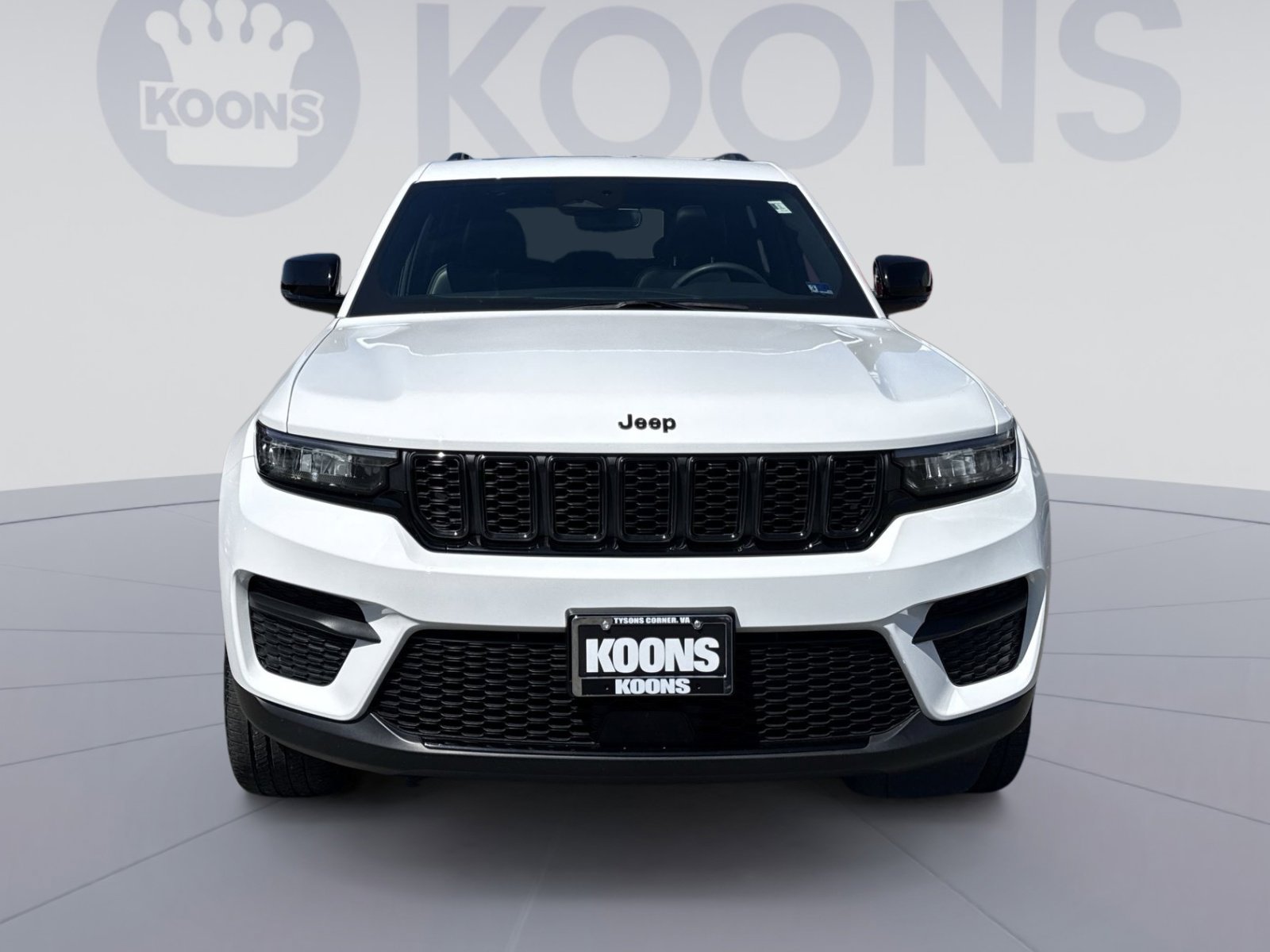 Used 2023 Jeep Grand Cherokee Altitude image 11