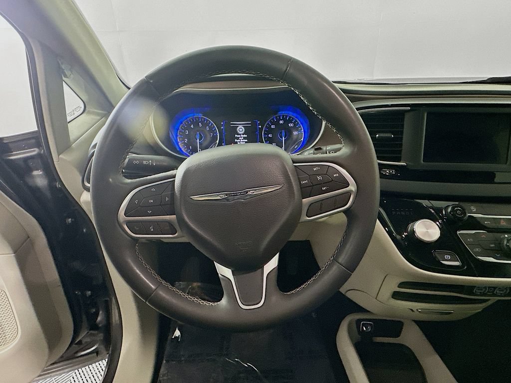 Certified 2023 Chrysler Voyager LX FWD image 18