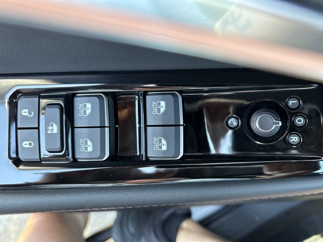 Used 2025 Jeep Wagoneer S Limited AWD/4WD image 24