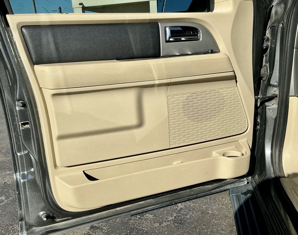 Used 2015 Ford Expedition XLT w/ Equipment Group 202A image 42