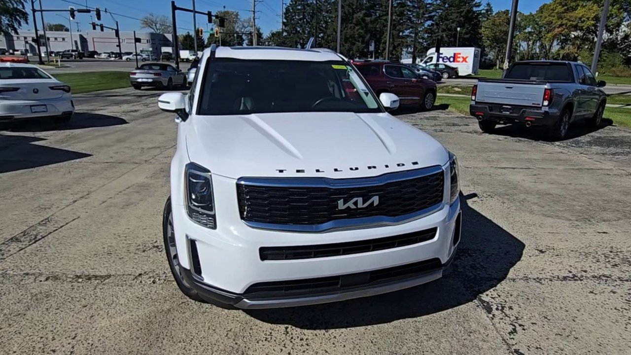 Used 2022 Kia Telluride S AWD/4WD image 3