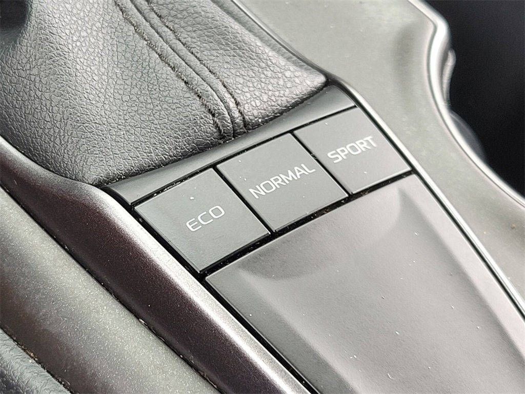 Used 2023 Toyota Camry SE image 25