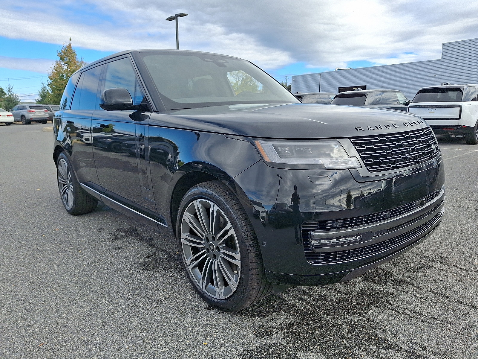 New 2025 Land Rover Range Rover SE AWD/4WD image 7