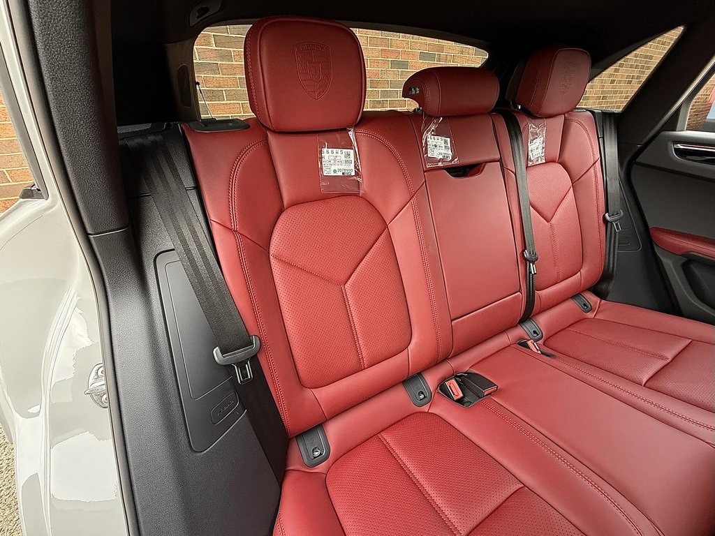 New 2026 Porsche Macan image 22