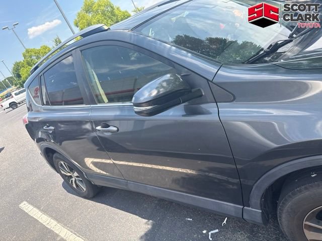 Used 2017 Toyota RAV4 XLE FWD image 11