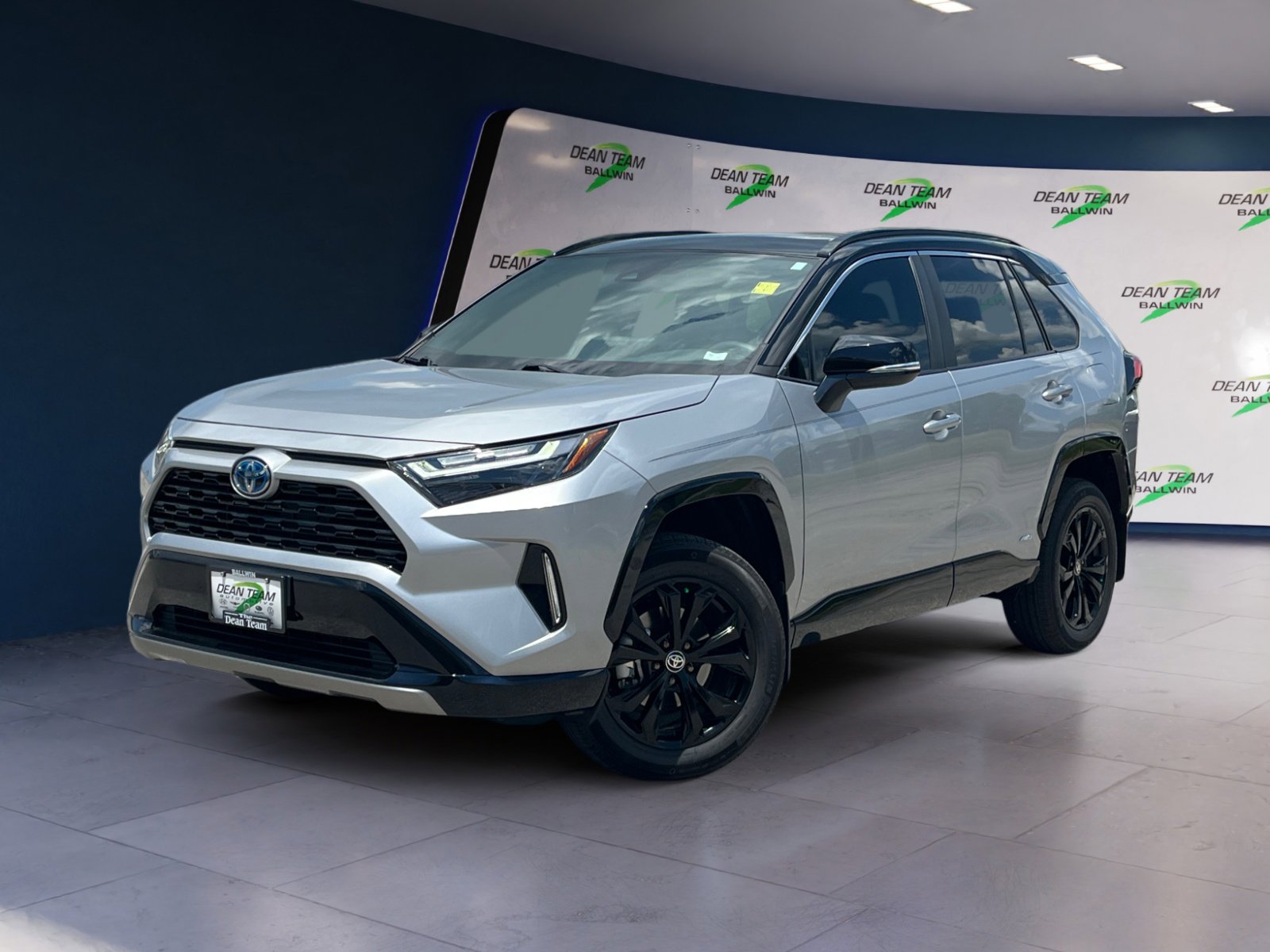 Used 2024 Toyota RAV4 XSE image 3