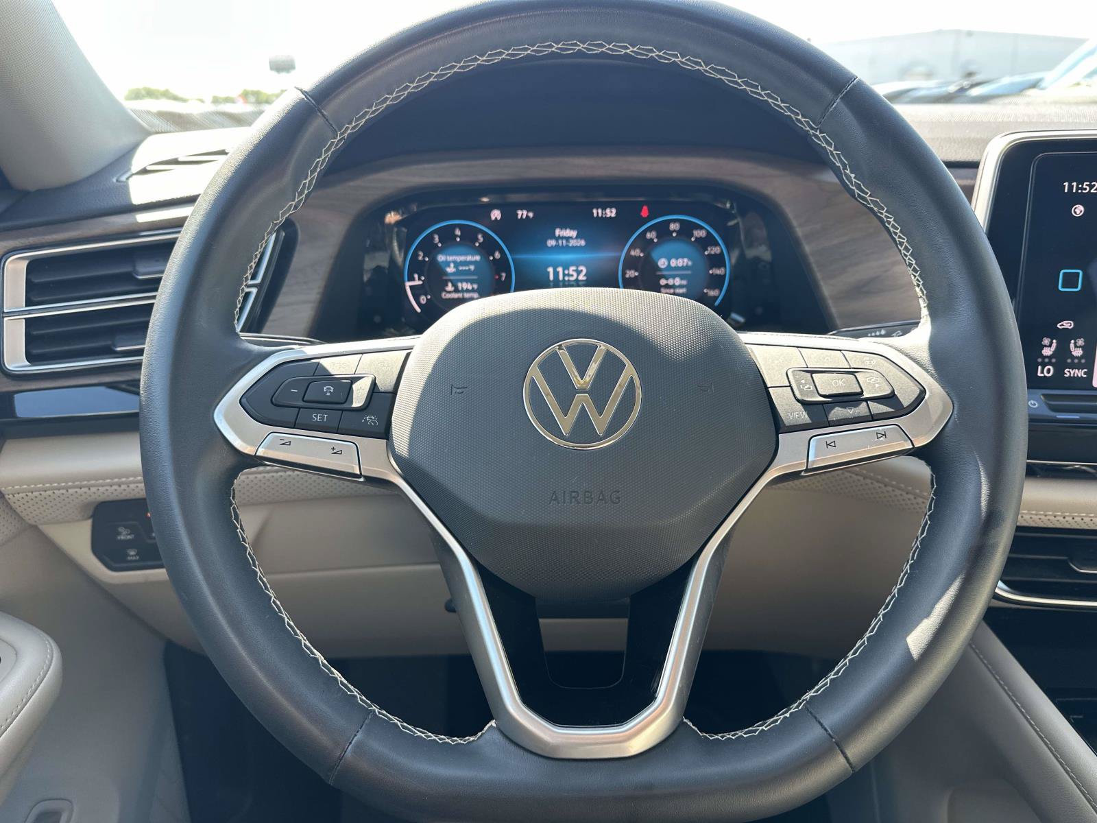 Used 2024 Volkswagen Atlas SE AWD/4WD image 20