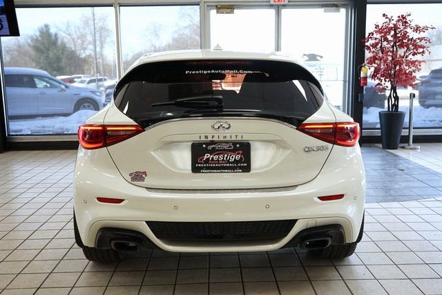 Used 2018 INFINITI QX30 Sport w/ Cargo Package image 15