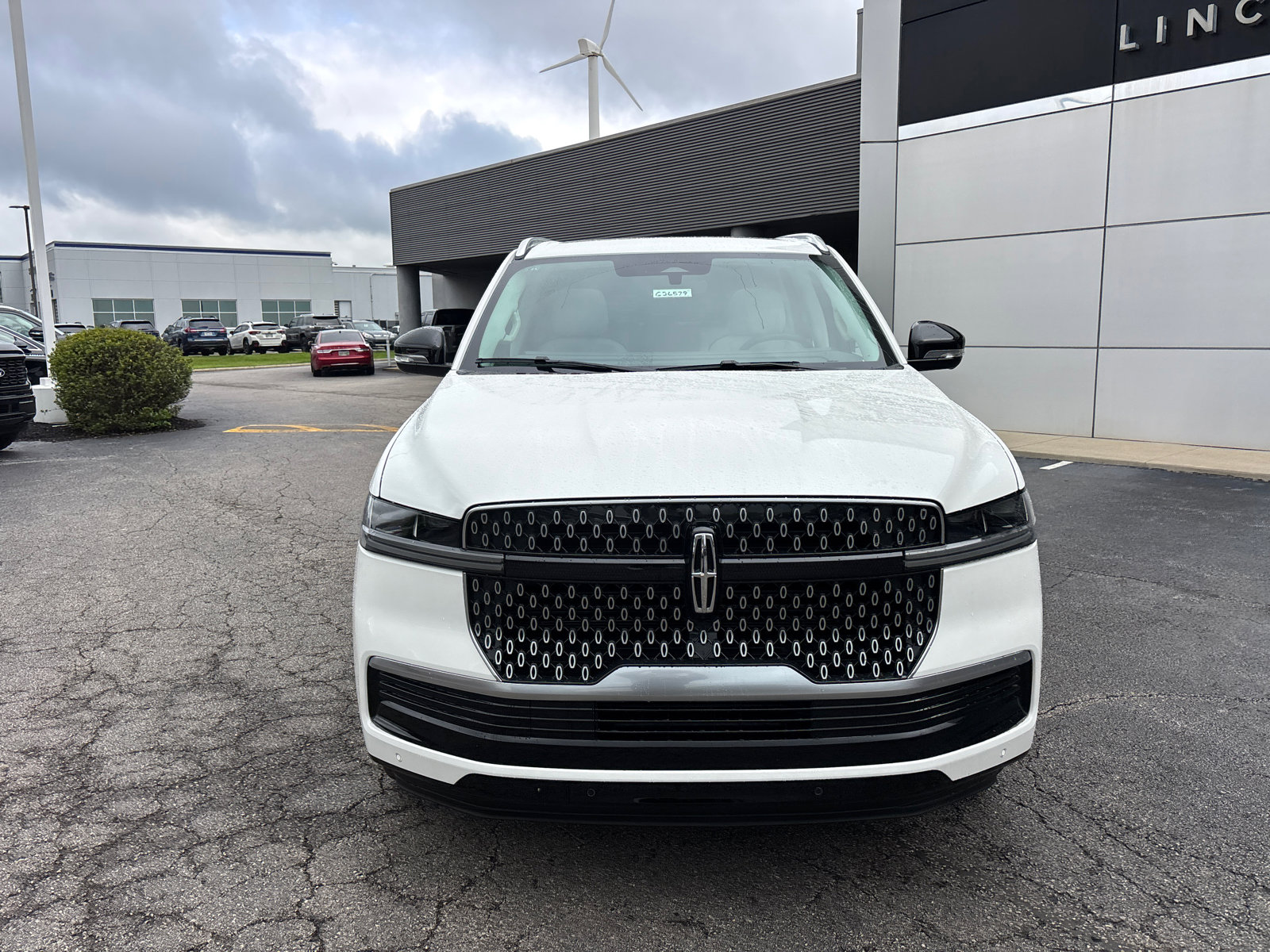 New 2026 Lincoln Navigator Reserve AWD/4WD image 2