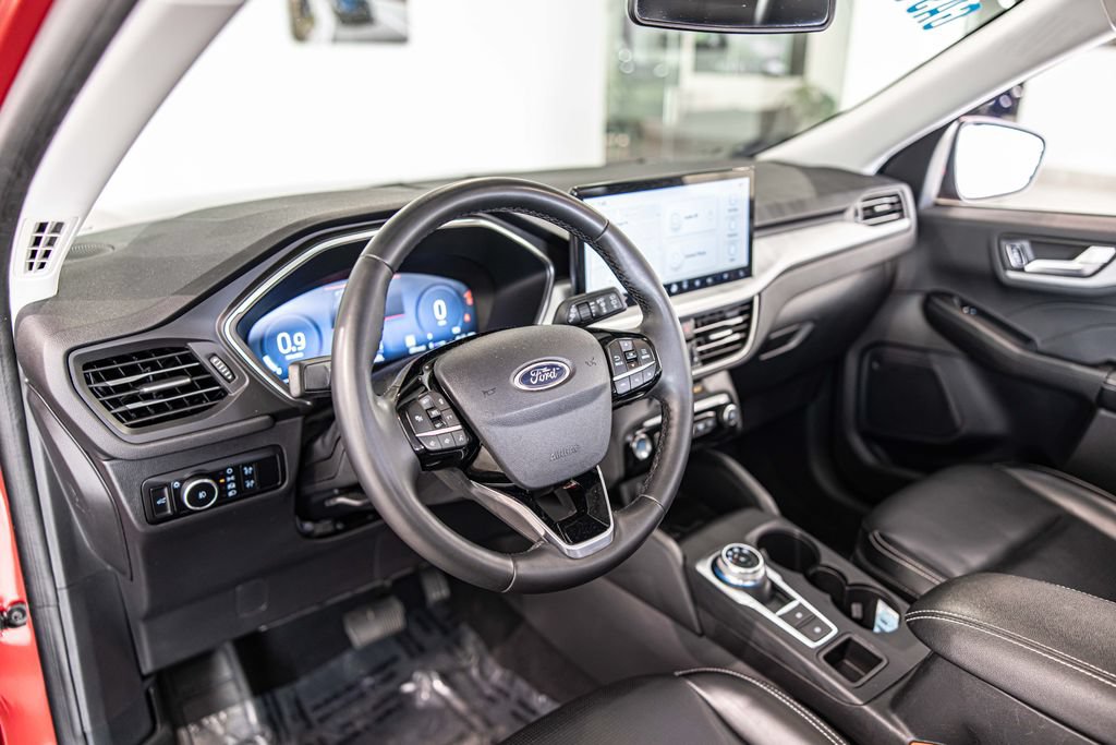 Used 2024 Ford Escape Platinum AWD/4WD image 20