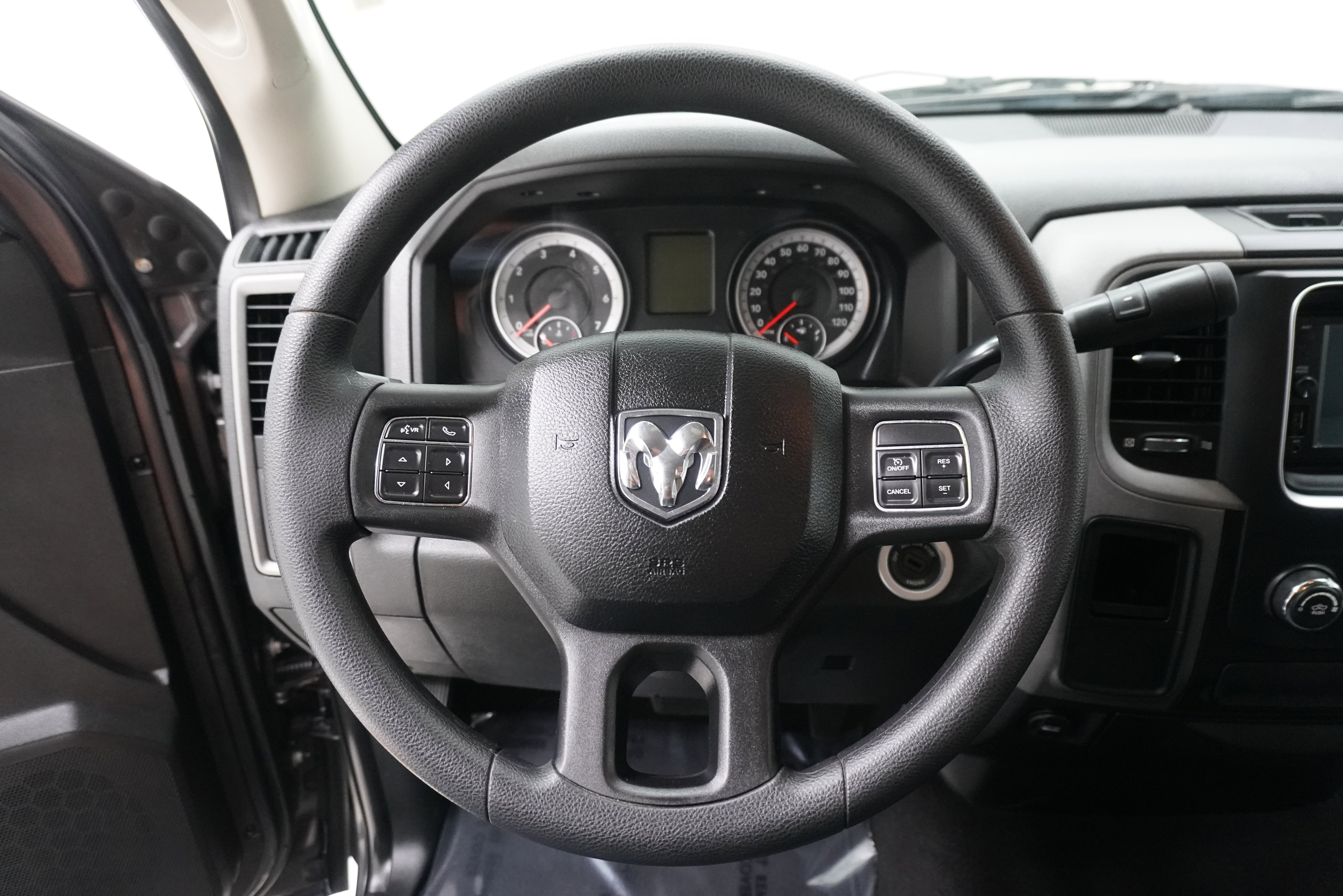 Used 2014 RAM 1500 Express RWD image 15